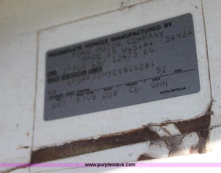 image for item AJ9404 1982 Ford F700 Honey Wagon tanker truck