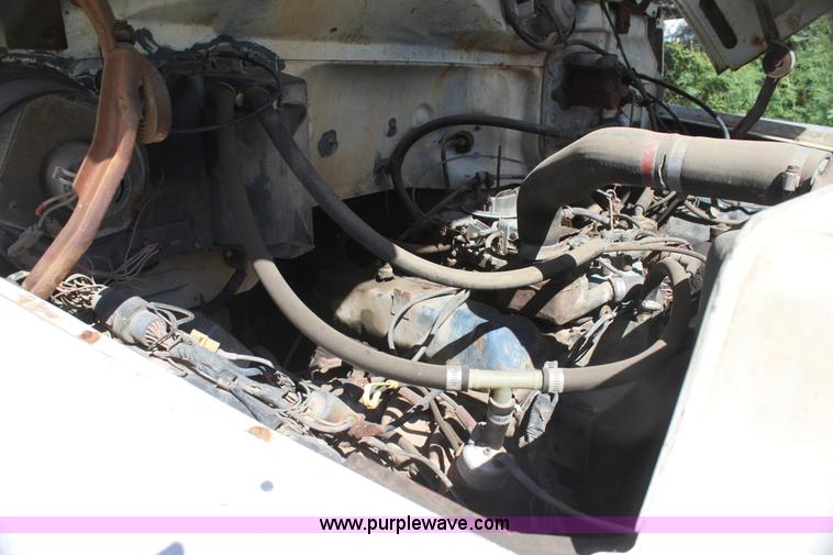 image for item AJ9404 1982 Ford F700 Honey Wagon tanker truck