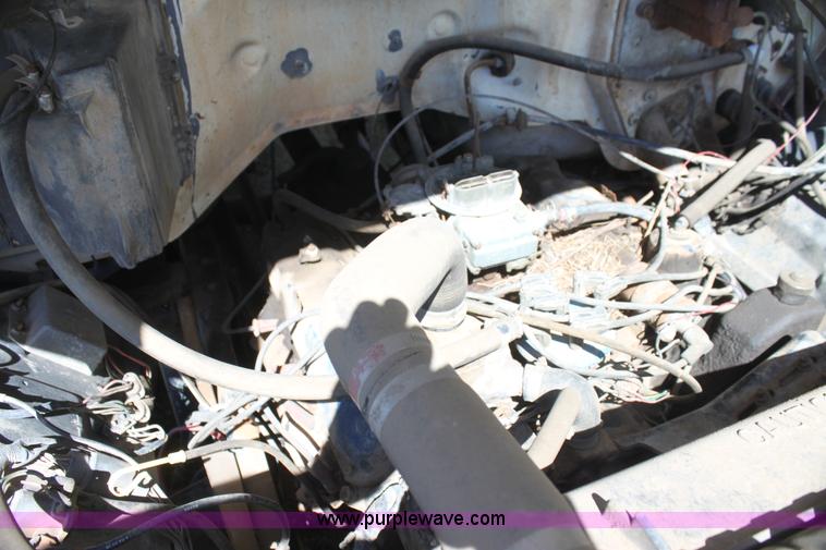 image for item AJ9404 1982 Ford F700 Honey Wagon tanker truck