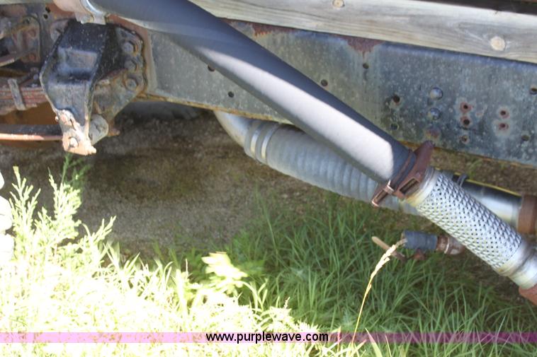 image for item AJ9404 1982 Ford F700 Honey Wagon tanker truck