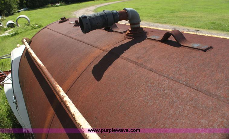 image for item AJ9404 1982 Ford F700 Honey Wagon tanker truck