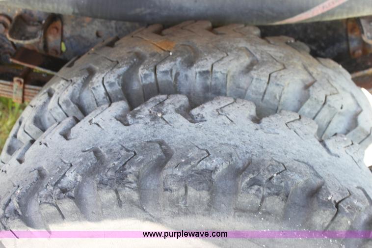 image for item AJ9404 1982 Ford F700 Honey Wagon tanker truck