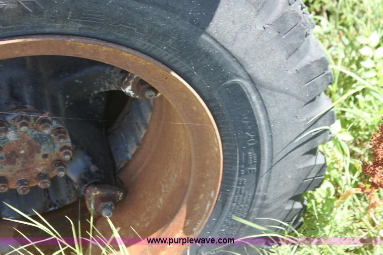 image for item AJ9404 1982 Ford F700 Honey Wagon tanker truck