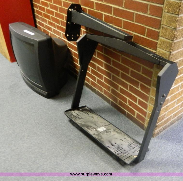 image for item AX9723 Zenith 27" television