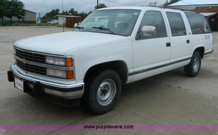 image for item AX9731 1993 Chevrolet Suburban C1500 SUV