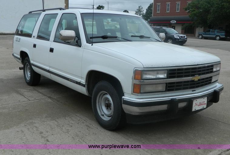 image for item AX9731 1993 Chevrolet Suburban C1500 SUV
