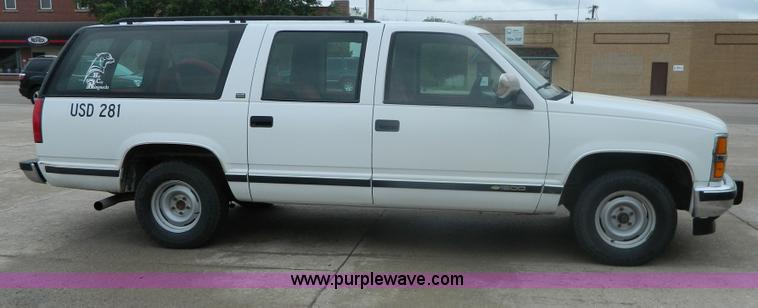image for item AX9731 1993 Chevrolet Suburban C1500 SUV