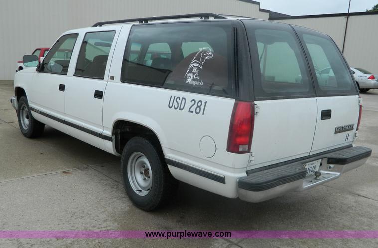 image for item AX9731 1993 Chevrolet Suburban C1500 SUV