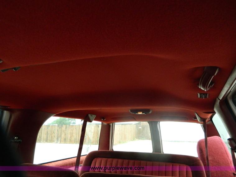 image for item AX9731 1993 Chevrolet Suburban C1500 SUV