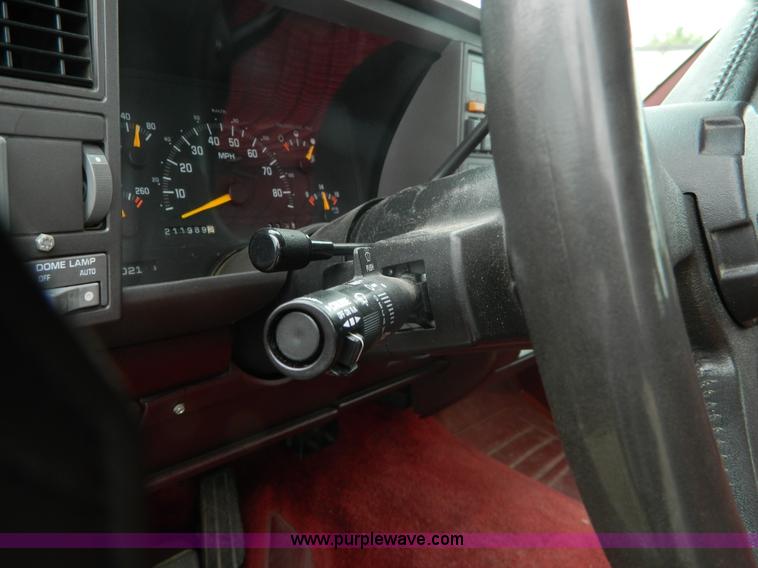 image for item AX9731 1993 Chevrolet Suburban C1500 SUV