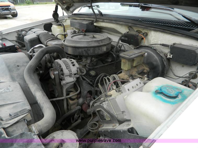 image for item AX9731 1993 Chevrolet Suburban C1500 SUV