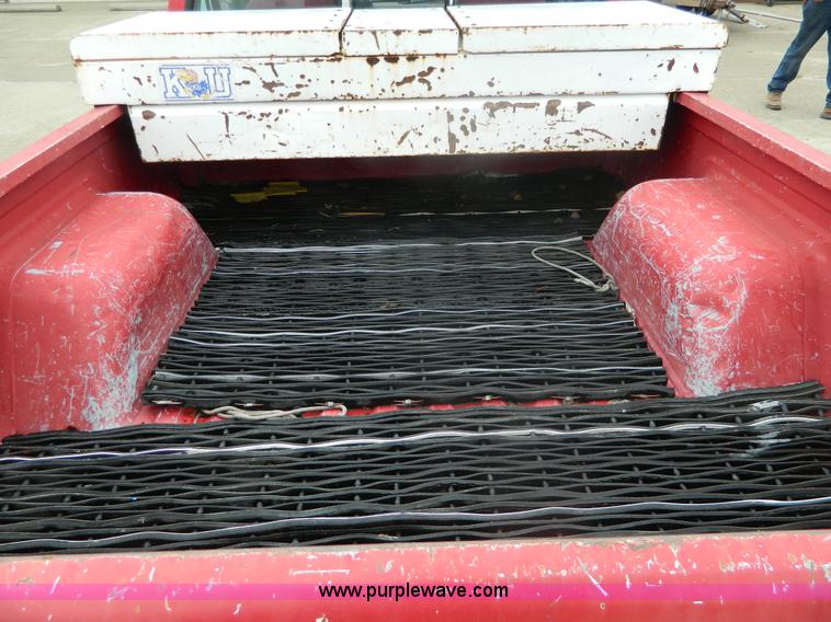 image for item AX9736 1992 Chevrolet S10 pickup truck