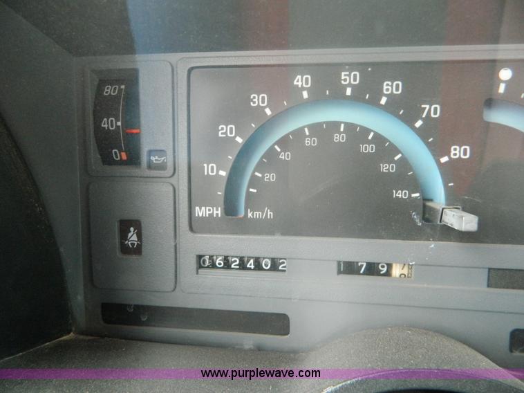 image for item AX9736 1992 Chevrolet S10 pickup truck