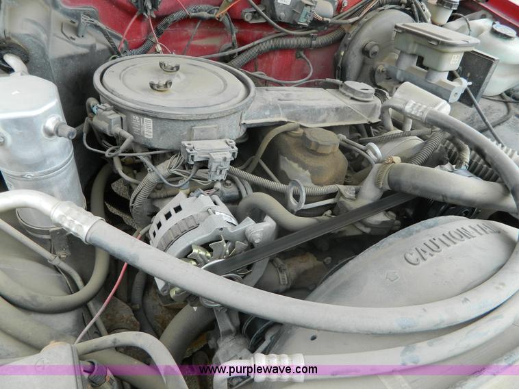 image for item AX9736 1992 Chevrolet S10 pickup truck