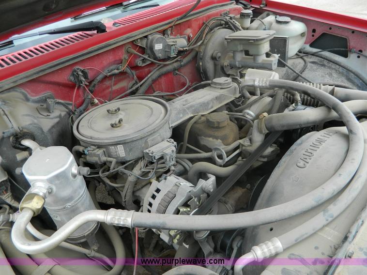 image for item AX9736 1992 Chevrolet S10 pickup truck