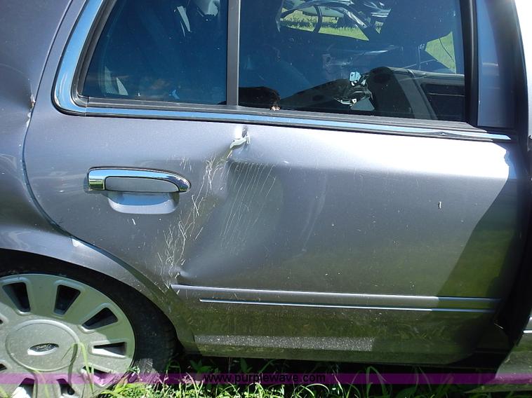 image for item BA9218 2006 Ford Crown Victoria Police Interceptor