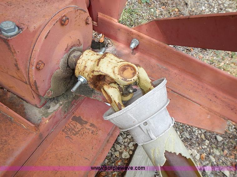 image for item BB9772 Olathe seeder and disk