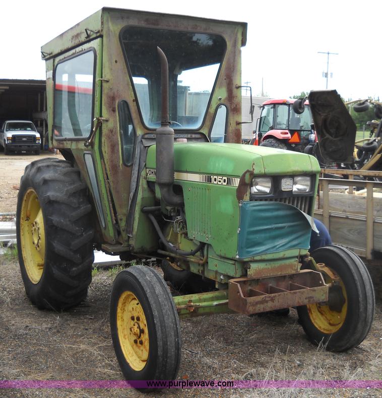 image for item D1052 1982 John Deere 1050 tractor