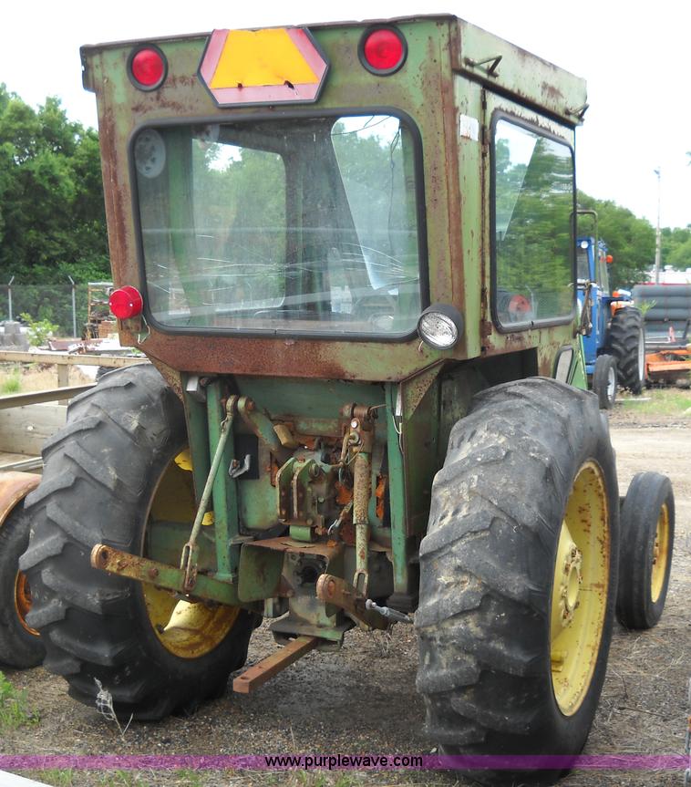 image for item D1052 1982 John Deere 1050 tractor