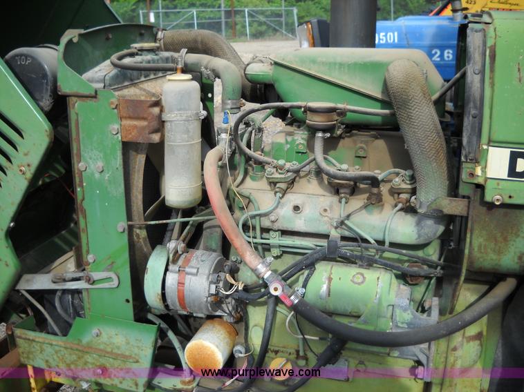 image for item D1052 1982 John Deere 1050 tractor