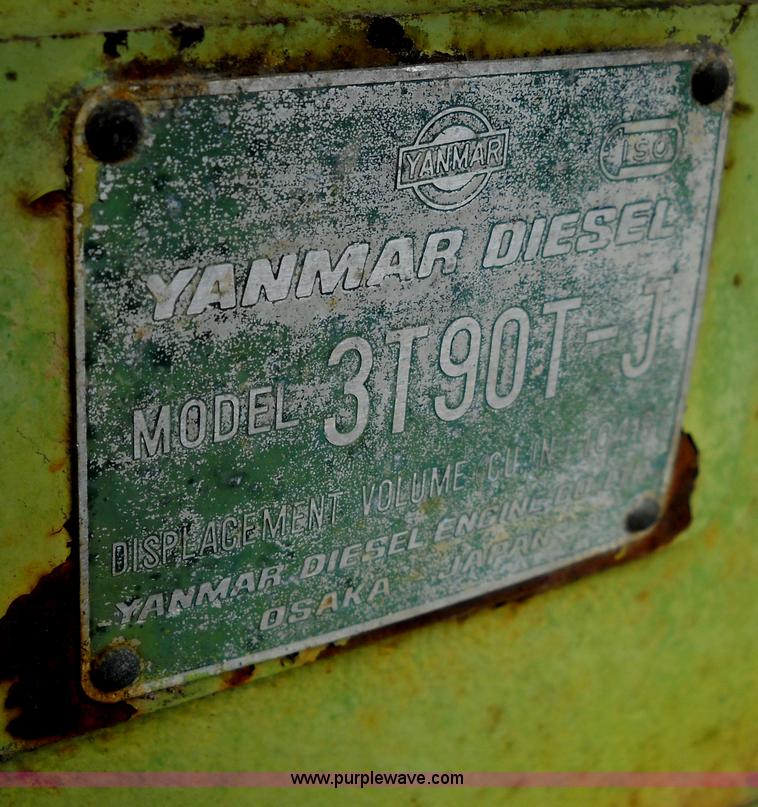 image for item D1052 1982 John Deere 1050 tractor