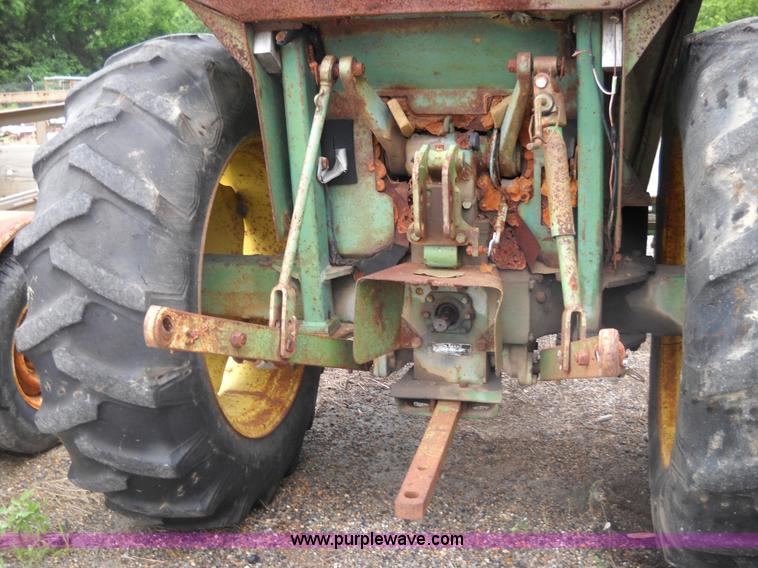 image for item D1052 1982 John Deere 1050 tractor