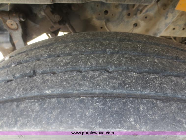 image for item D2094 1999 International 3800 school bus