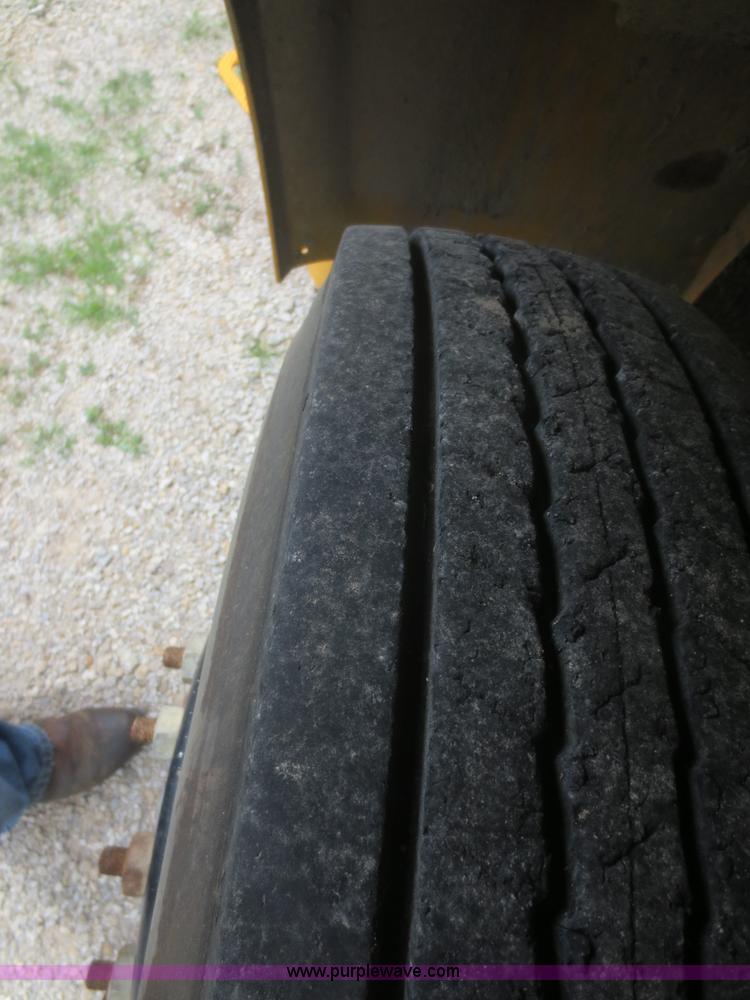 image for item D2094 1999 International 3800 school bus