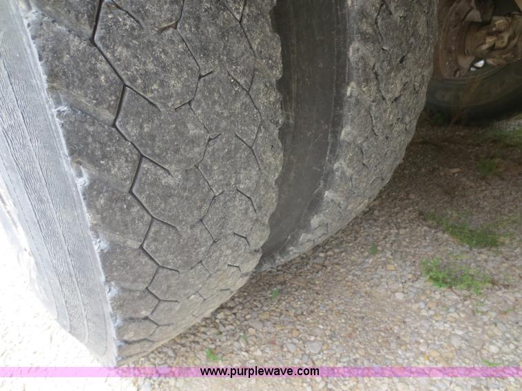 image for item D2094 1999 International 3800 school bus