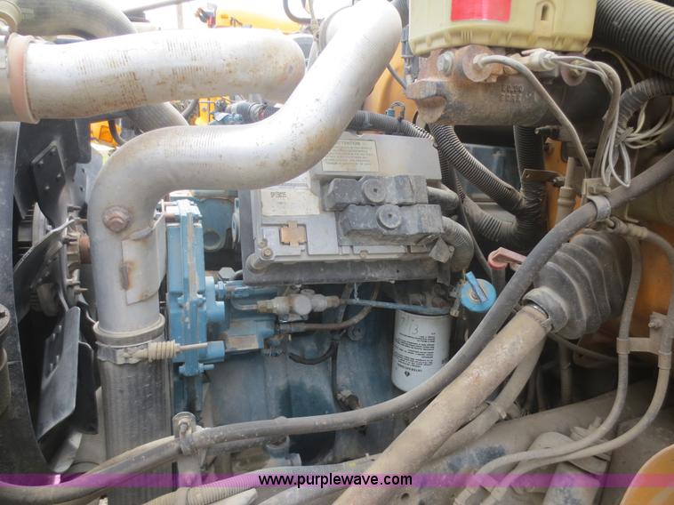 image for item D2094 1999 International 3800 school bus