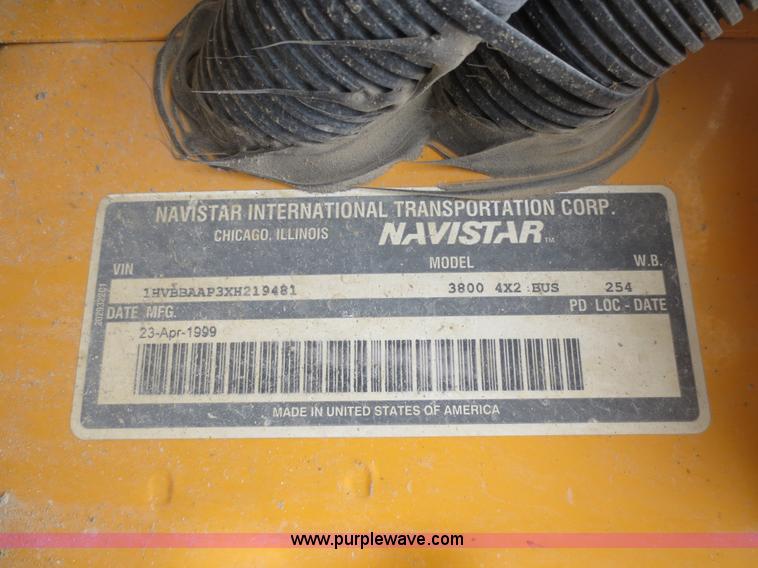 image for item D2094 1999 International 3800 school bus