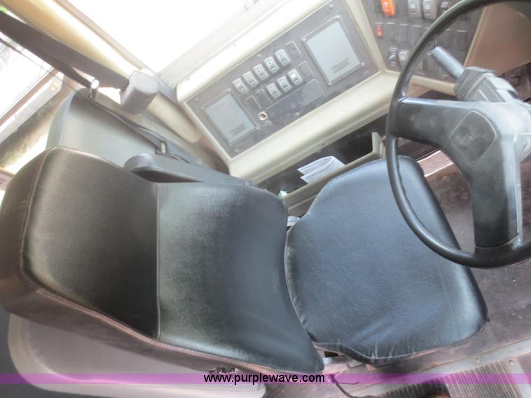 image for item D2094 1999 International 3800 school bus