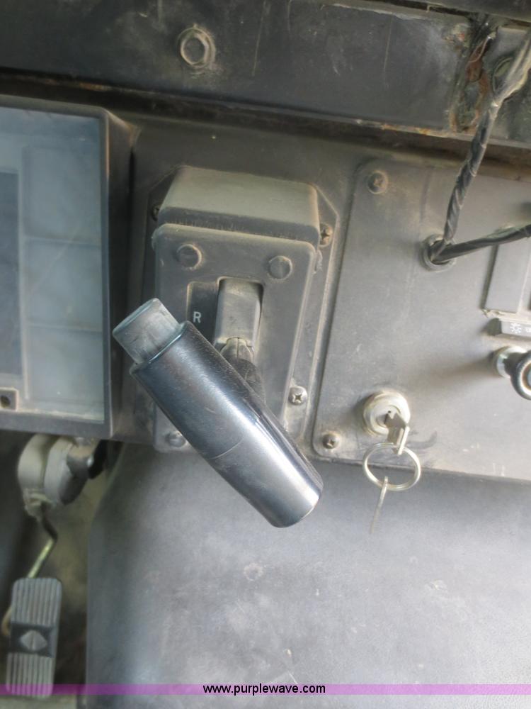 image for item D2094 1999 International 3800 school bus