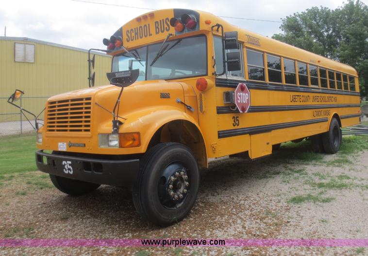 1999 International 3800 school bus in Altamont, KS Item D2095 sold