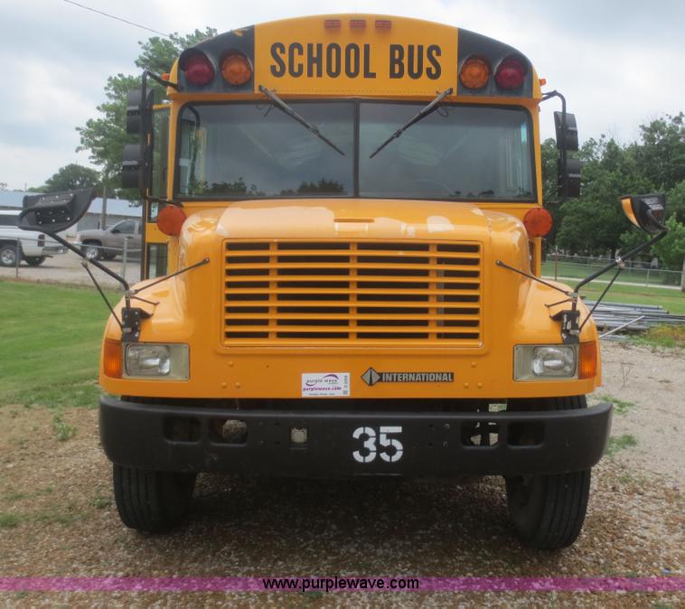 image for item D2095 1999 International 3800 school bus