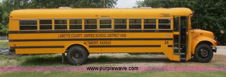 image for item D2095 1999 International 3800 school bus