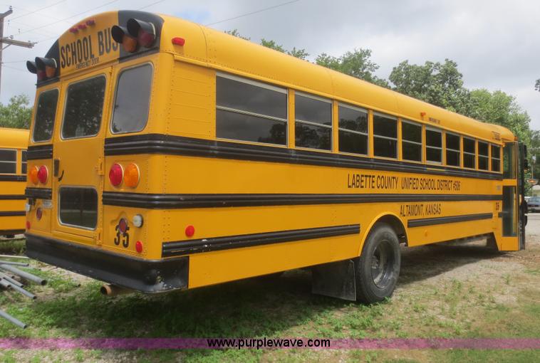 image for item D2095 1999 International 3800 school bus