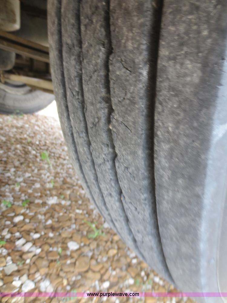 image for item D2095 1999 International 3800 school bus