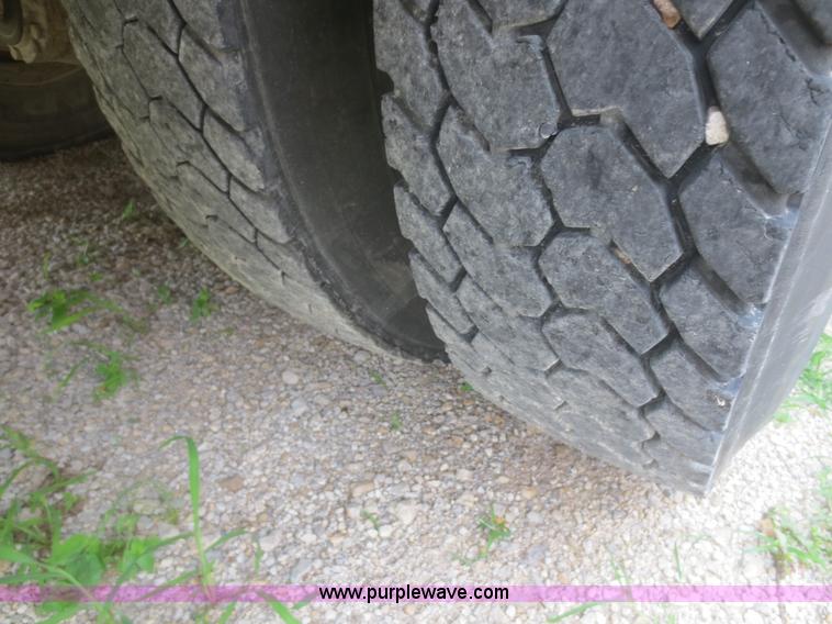 image for item D2095 1999 International 3800 school bus