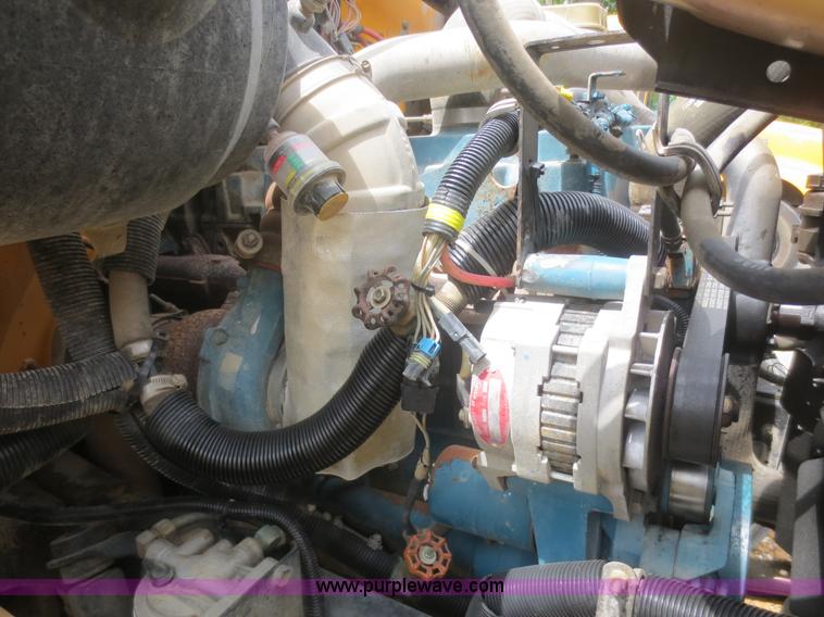 image for item D2095 1999 International 3800 school bus