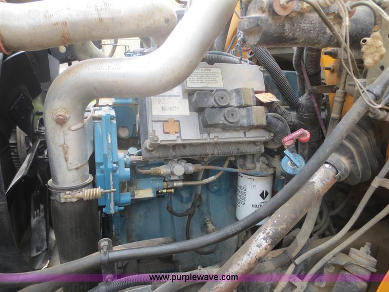 image for item D2095 1999 International 3800 school bus