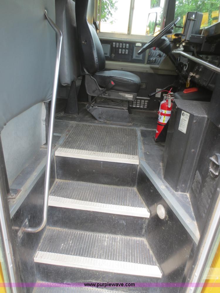 image for item D2095 1999 International 3800 school bus