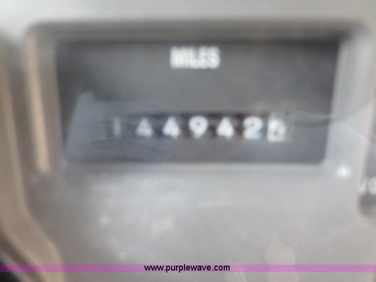 image for item D2095 1999 International 3800 school bus