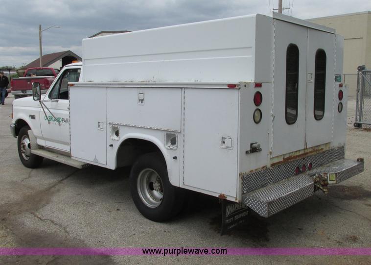 image for item F4895 1996 Ford F350 XL utility truck