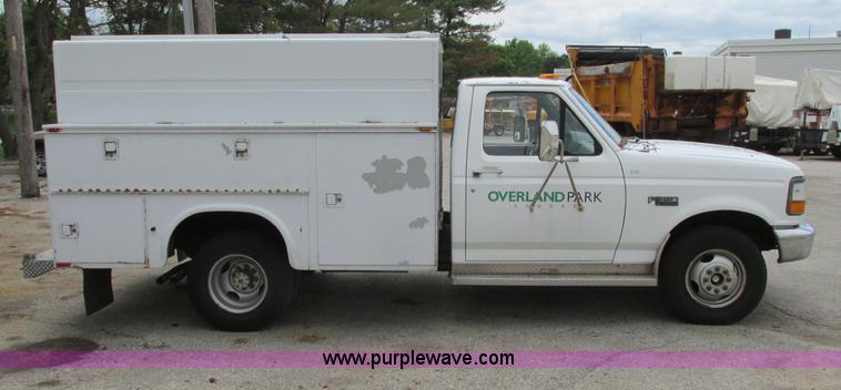 image for item F4895 1996 Ford F350 XL utility truck