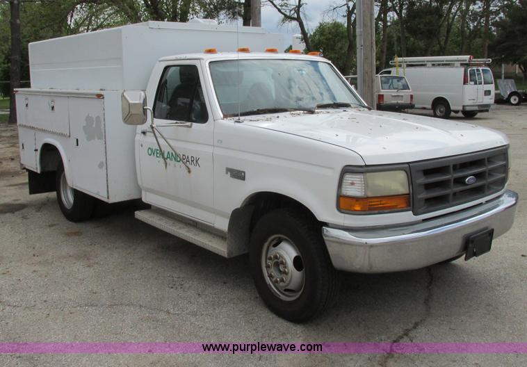 image for item F4895 1996 Ford F350 XL utility truck