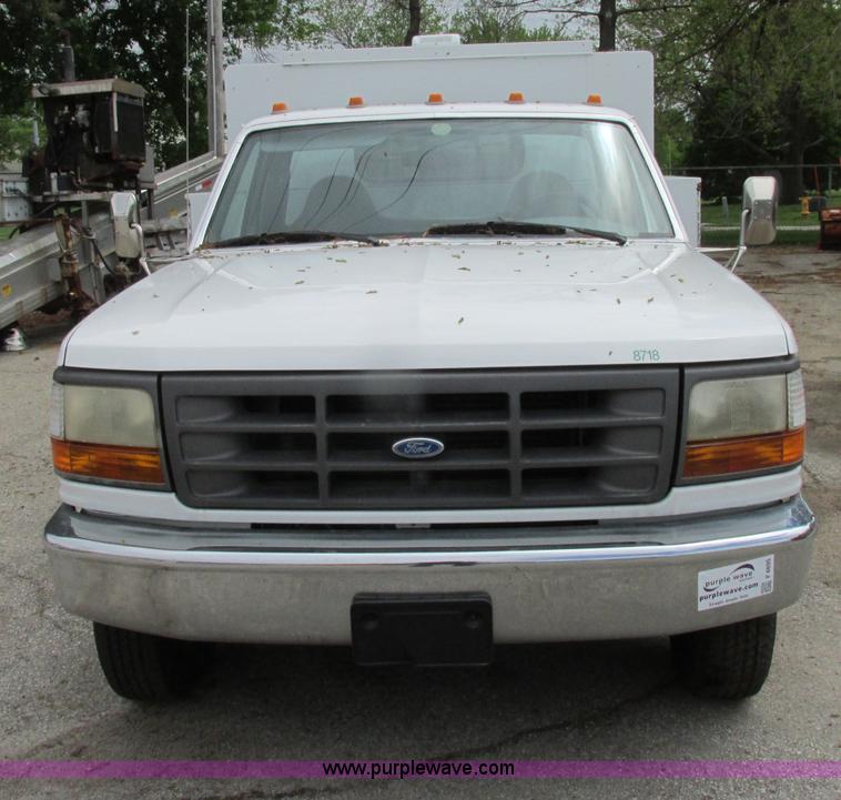 image for item F4895 1996 Ford F350 XL utility truck