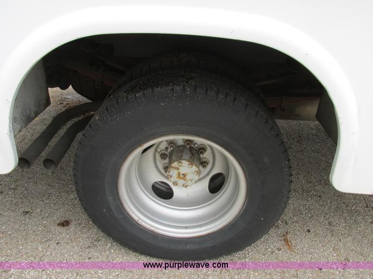 image for item F4895 1996 Ford F350 XL utility truck