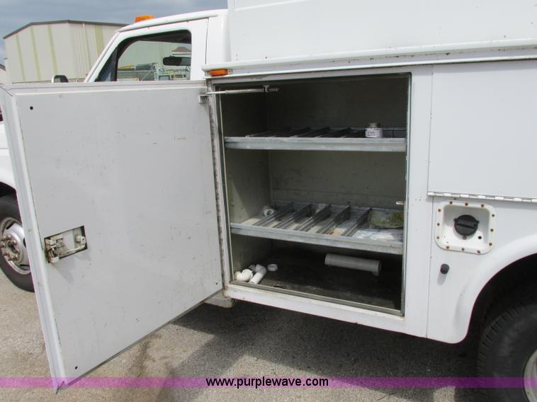 image for item F4895 1996 Ford F350 XL utility truck