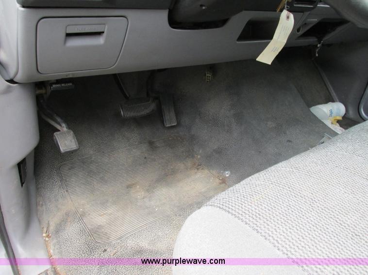 image for item F4895 1996 Ford F350 XL utility truck